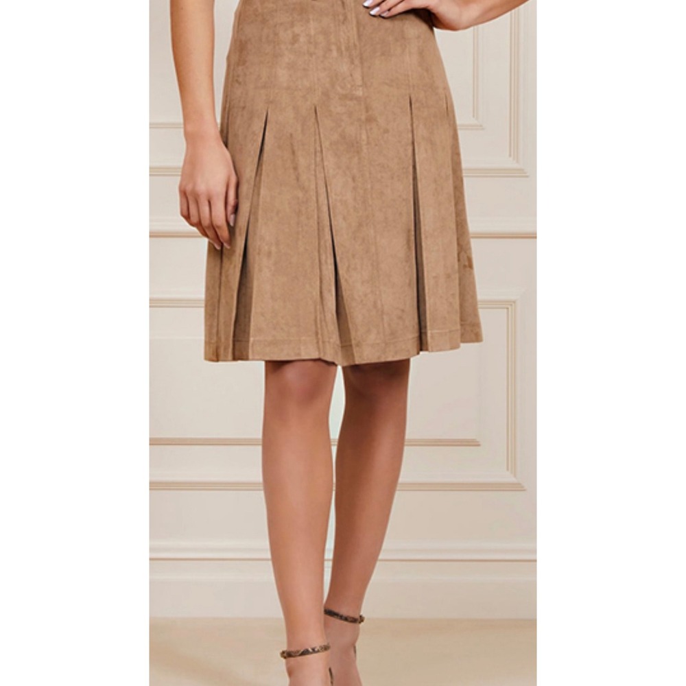 NWT MARCIANO BY GUESS Kasia Suede Pleated Midi Skirt Size 0 $240 Beige Truffle